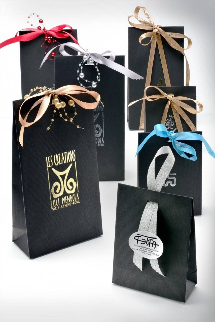 Papierpochette mit Logo