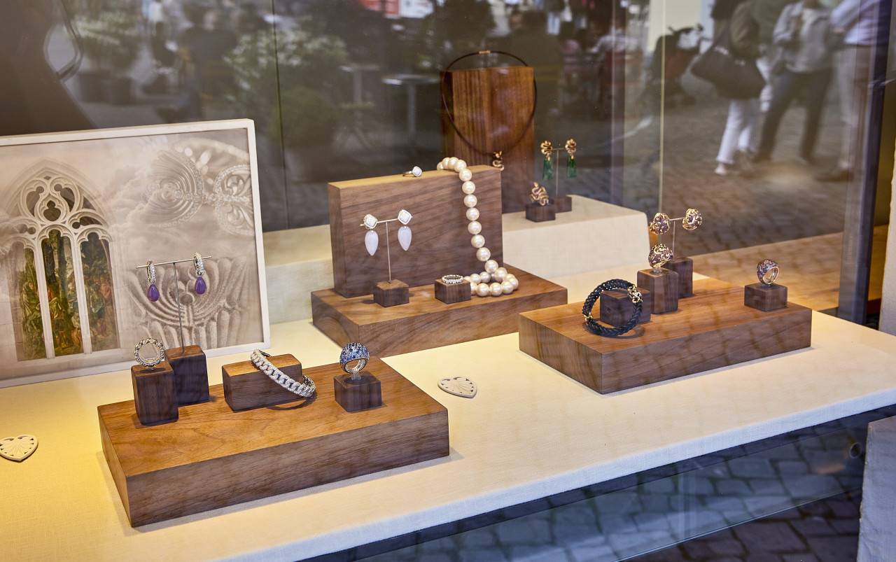 Edelholz Display Schweiz