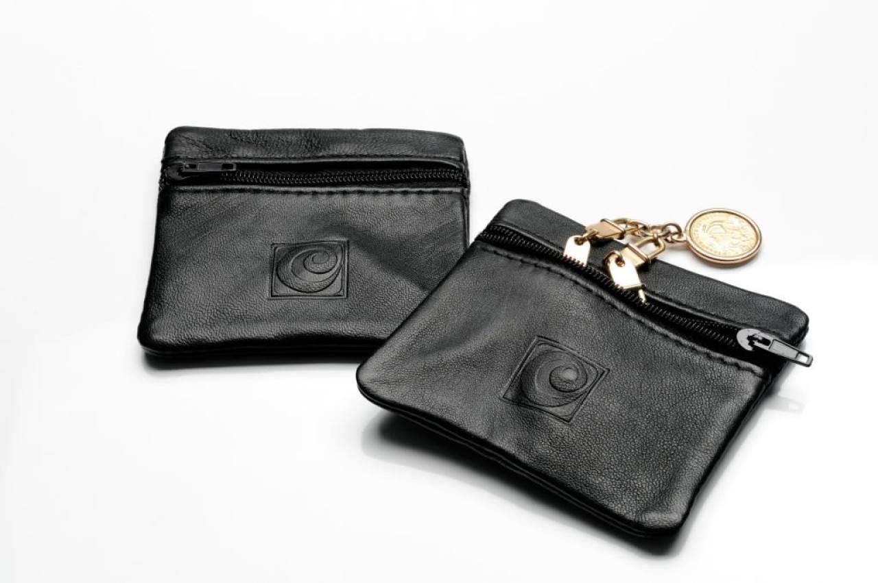 pochette en cuir pratique